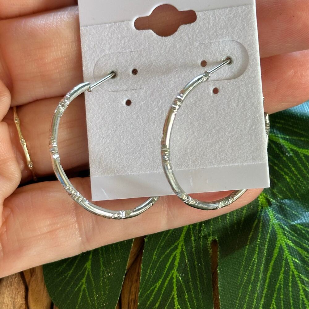 BOGO FREE 1” silver hoop earrings